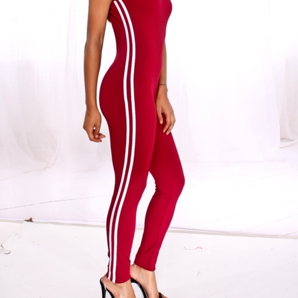 ⭐⭐⭐⭐Burgundy Stretchy Striped Jumpsuit - Picture 2 of 4